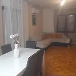 Apartment Mario